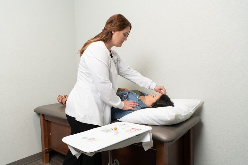 What to Expect When Visiting a Headache Specialist for the First Time