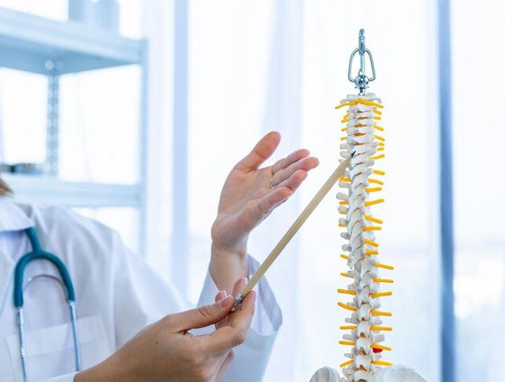 How To Choose the Right Spine Surgeon for Your Needs