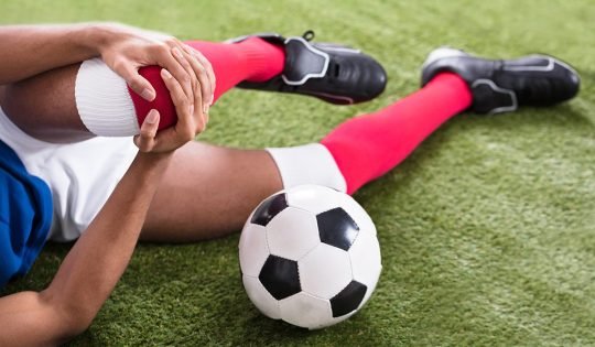 Identifying Signs of Sports Injuries and When to Seek Help